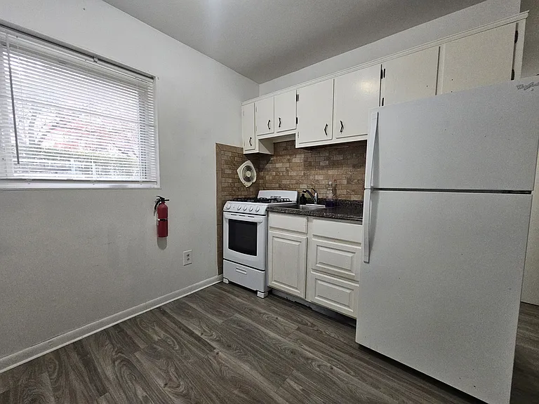 55 Handy St #1 — Photo 2