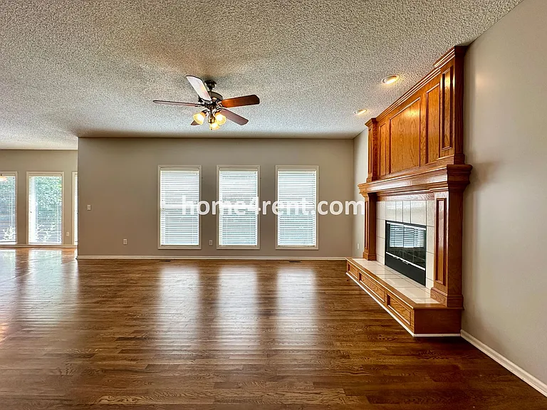 17825 W 160th St — Photo 9