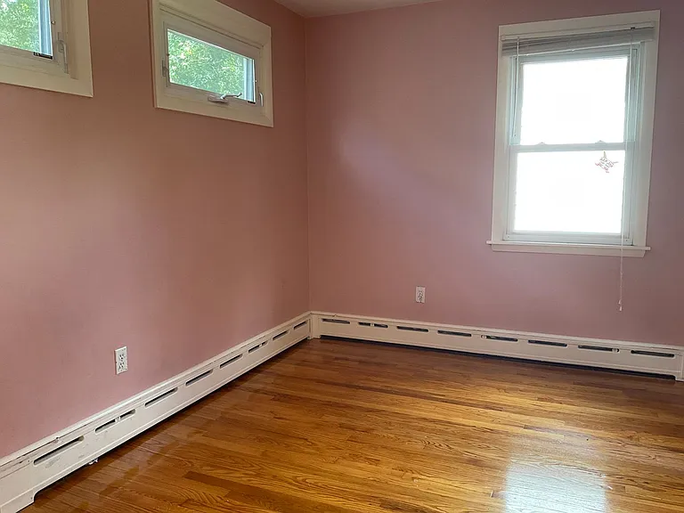 278 N Elm St — Photo 10