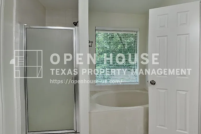 1611 Sterling Village Dr — Photo 10