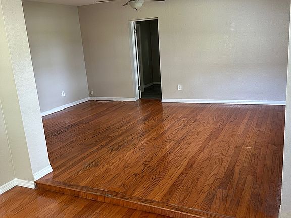 3rd image of 601 N Excelda Ave