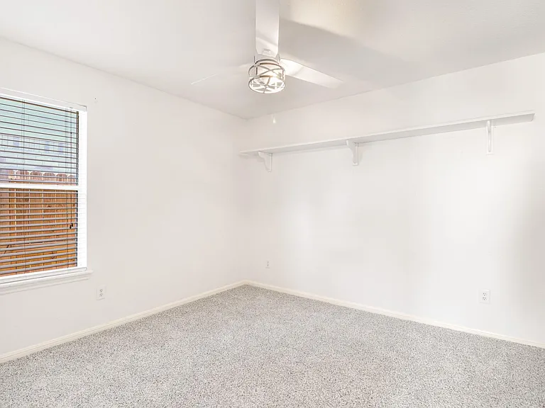 14615 Rochelle Ct — Photo 22