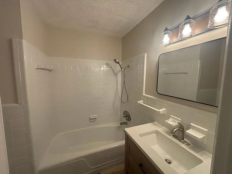 143 Edward Cir — Photo 10