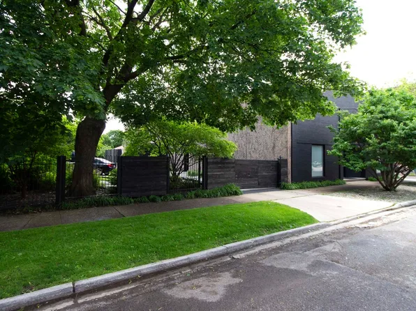 3845 S Winchester Ave, Chicago, IL 60609
