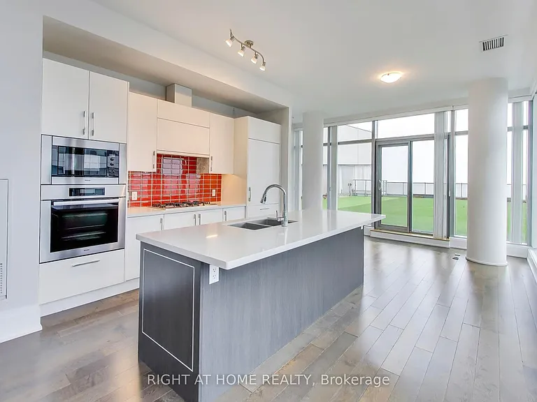 39 Queens Quay E #1126 — Photo 15