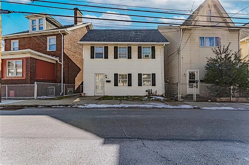 69 Cherry St photo 1