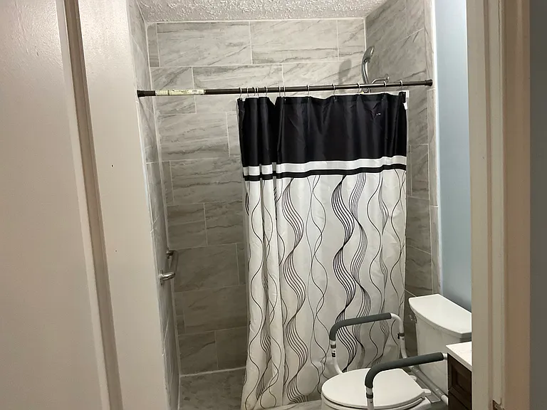Rhodenda Ave — Photo 9