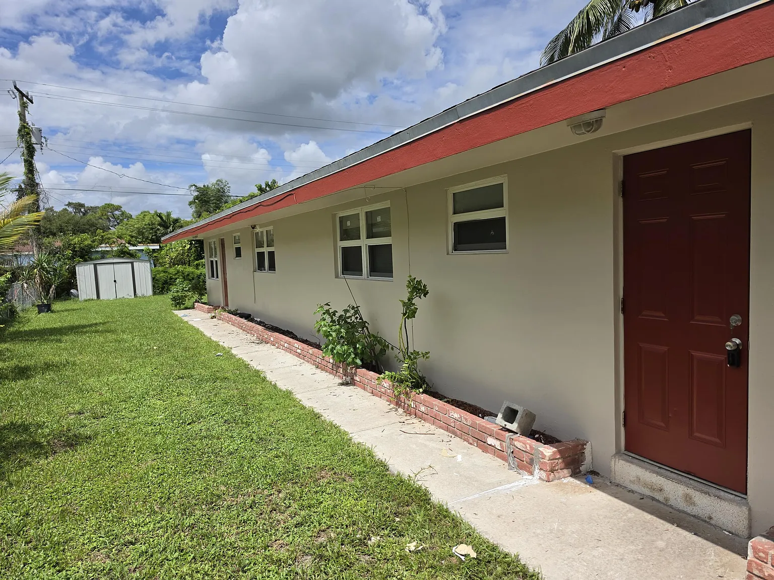 2 bed, 1.0 bath, 918 sqft, $1,950 — Photo 1