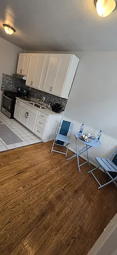 327 N Taylor Ave Photo 1