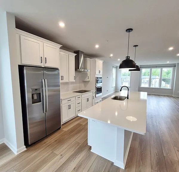 648 Brookwood Glen Ter #B — Photo 7