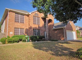 905 Valley Terrace Rd, Burleson, TX 76028