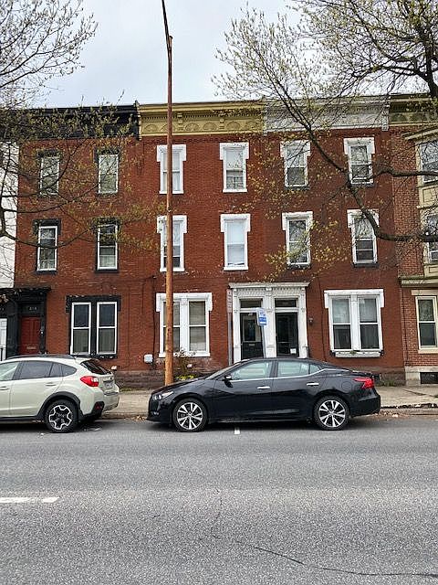 1st image of 218 Forster St APT 3