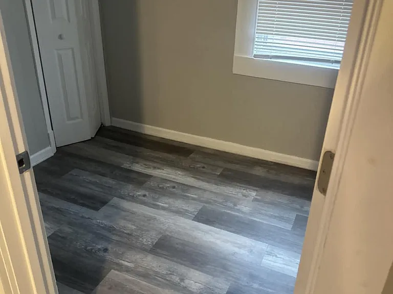 1125 Rowley Ave — Photo 2