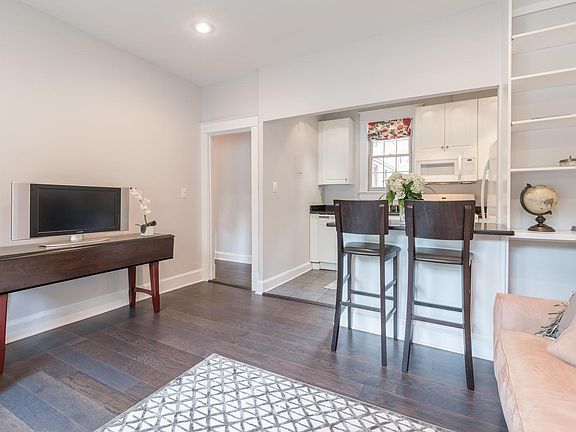 5th image of 3026 Wisconsin Ave NW APT 101