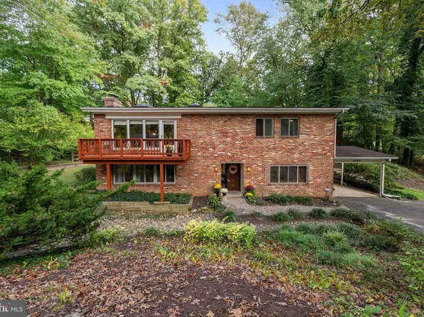 5209 Redwing Dr, Alexandria, VA 22312
