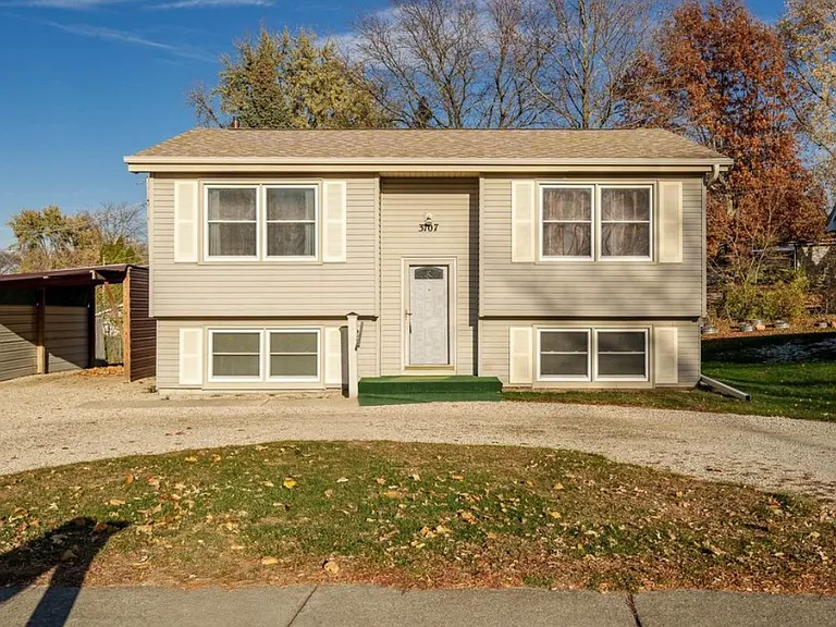 3107 La Salle Ave — Photo 1