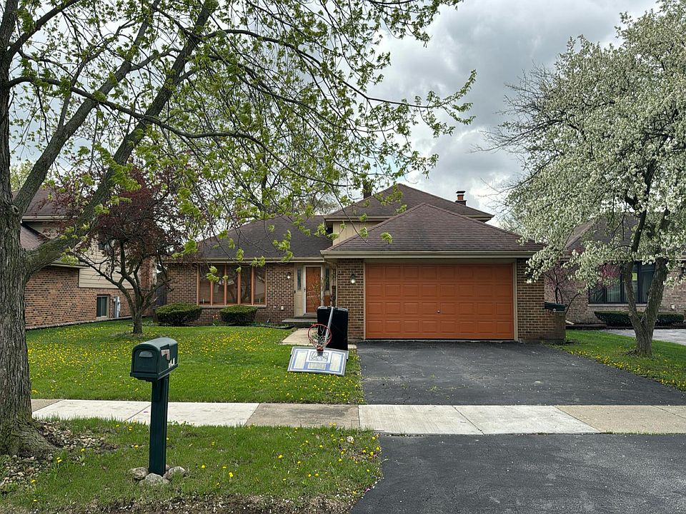1st image of 3247 192nd St