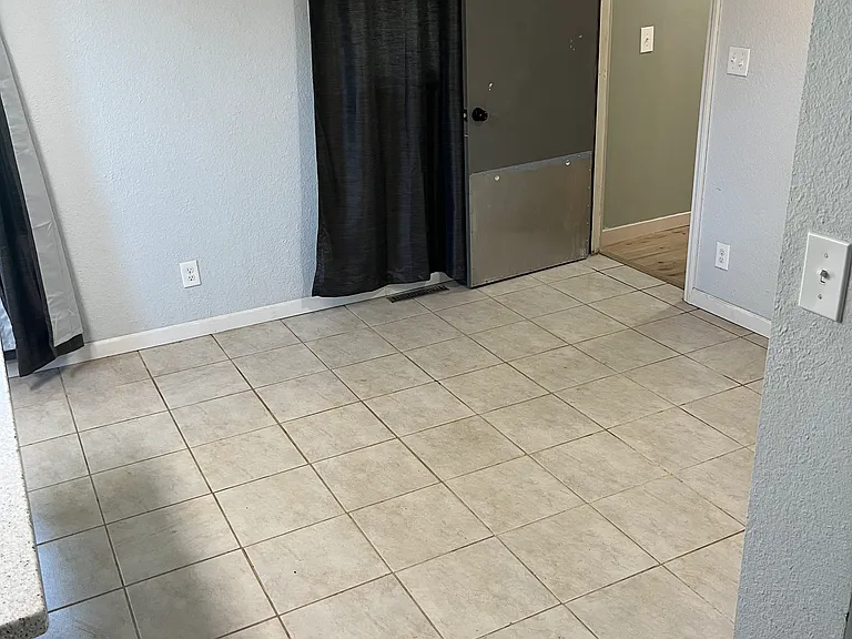 315 Anita Dr — Photo 15