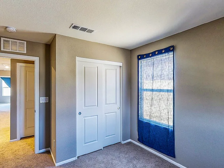 9733 Cluny Ave — Photo 36