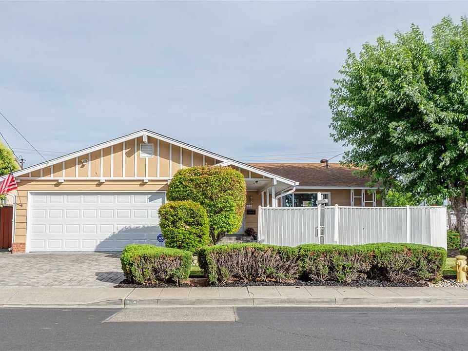 2nd image of 7147 Newcastle Ln