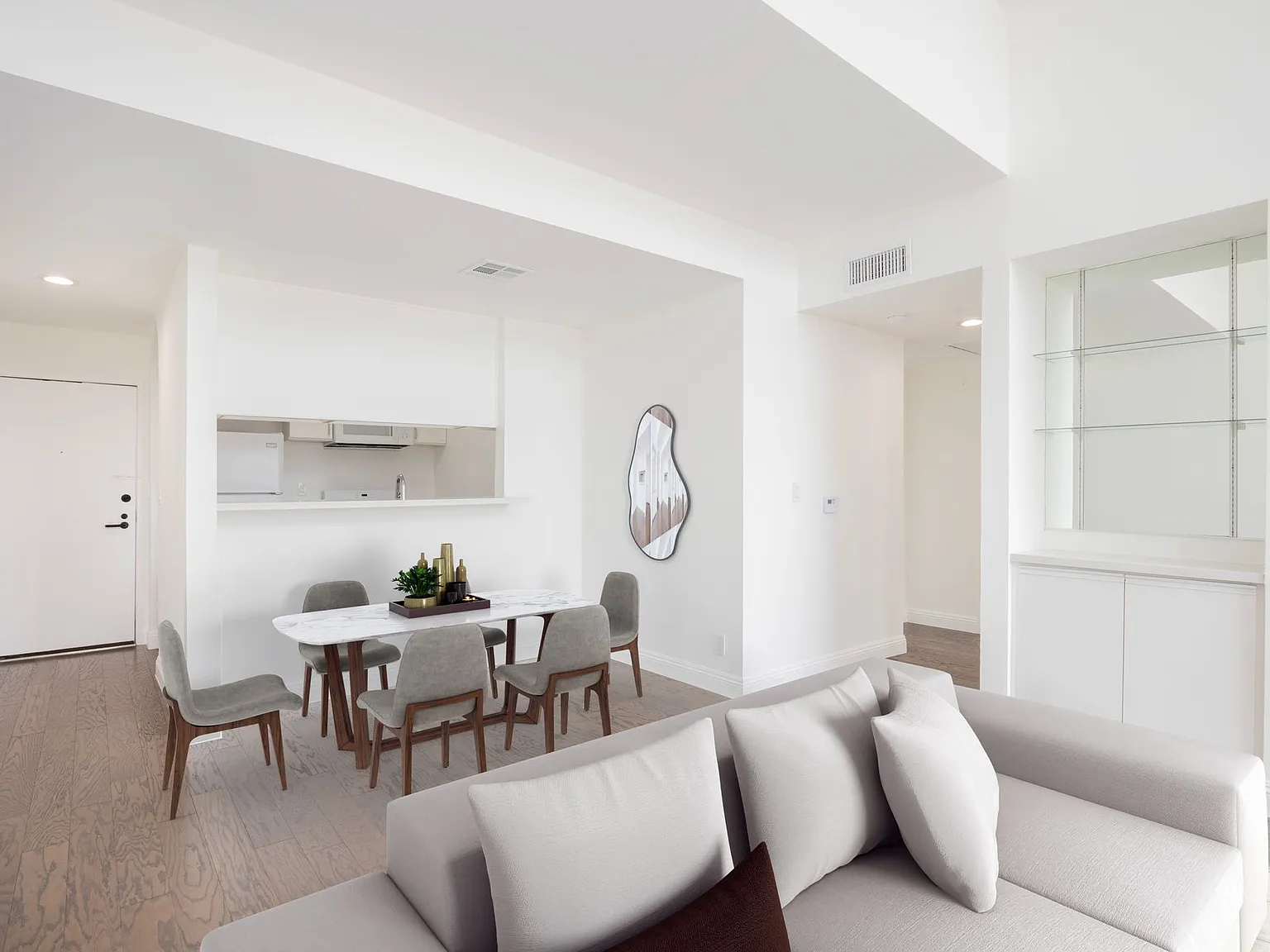 Welcome to 1616 Serrano Ave — Photo 2