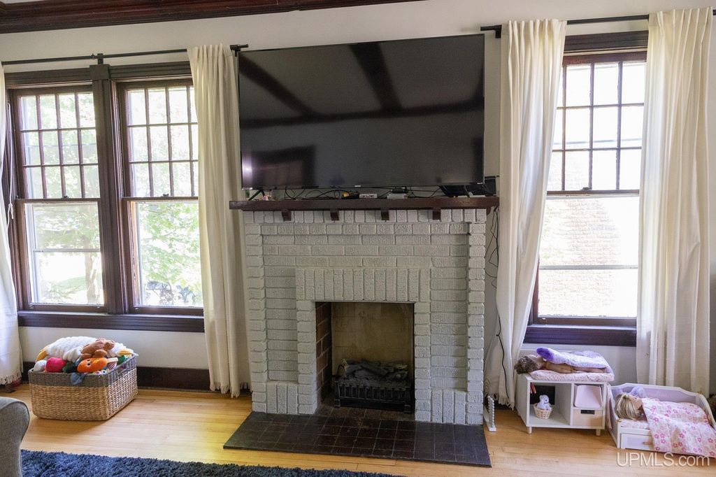 317 E Hewitt Ave, Marquette, MI - View 5