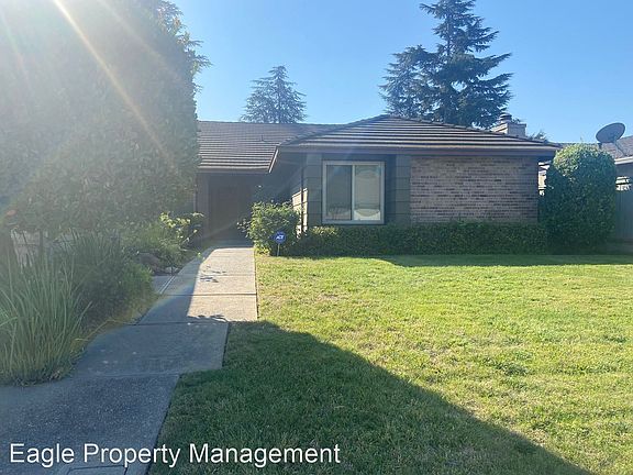2nd image of 2442 Meadow Lake Dr