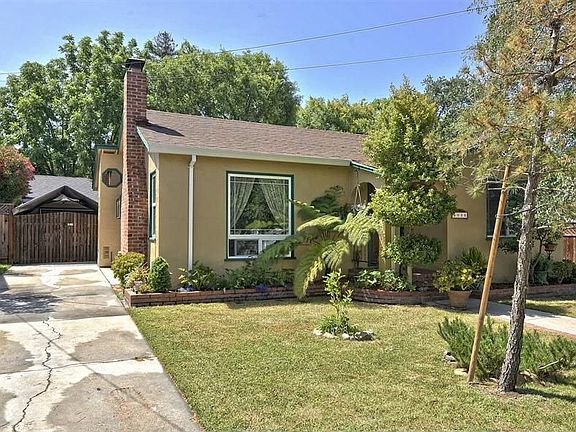 2nd image of 4056 Holly Dr