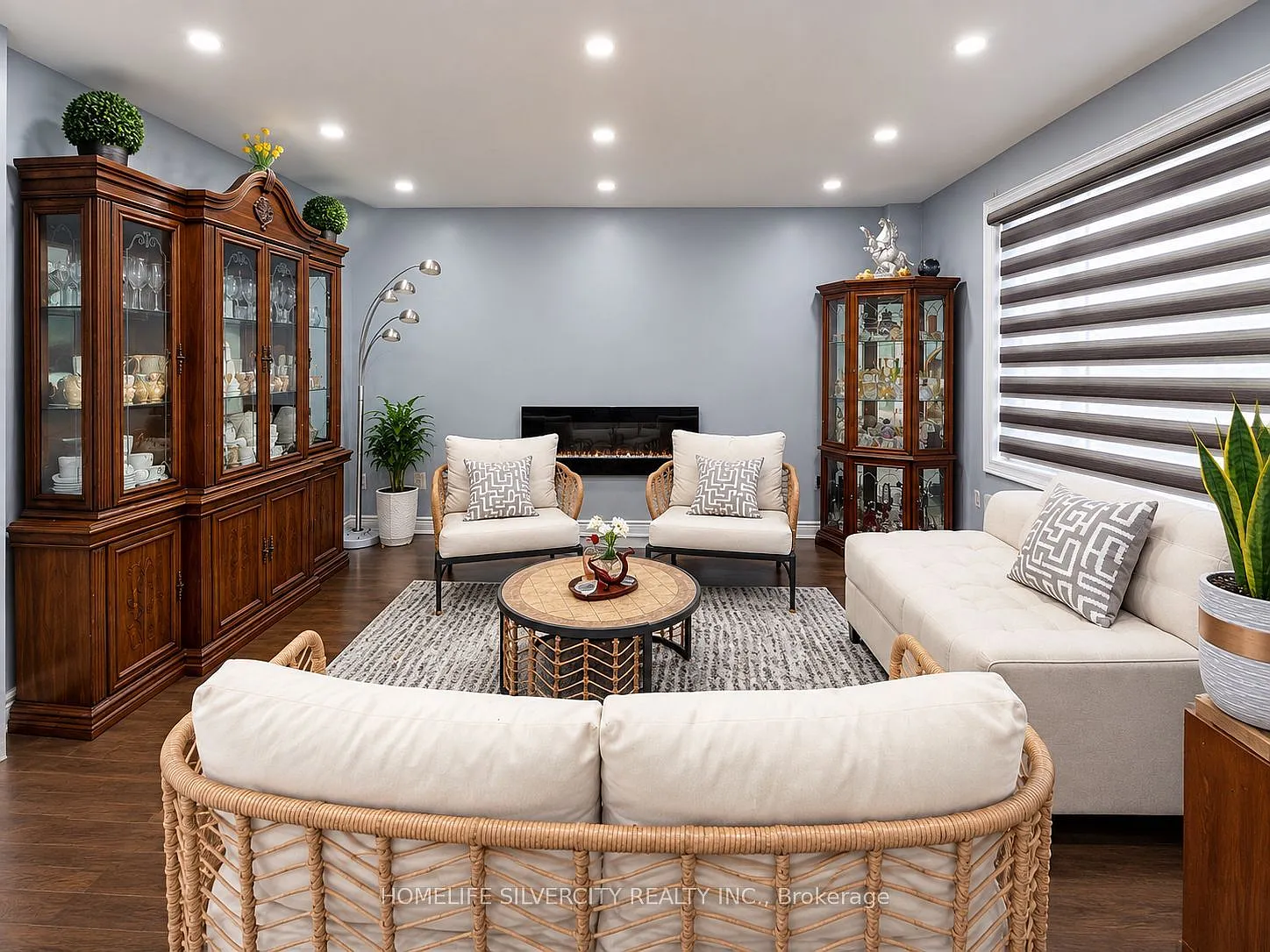 4 bed, $3,000 — Photo 2