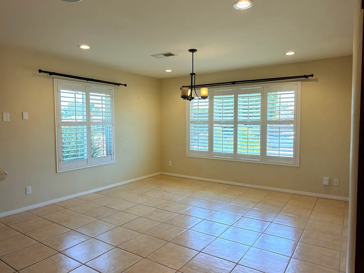 3 bed, 1500 sqft, $3,800 — Photo 2