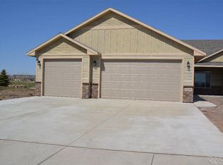 5208 E Woodsedge Trl, Sioux Falls, SD 57108