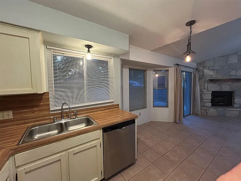 7316 Lake Charles Dr — Photo 9