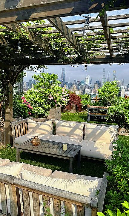 Private rooftop garden