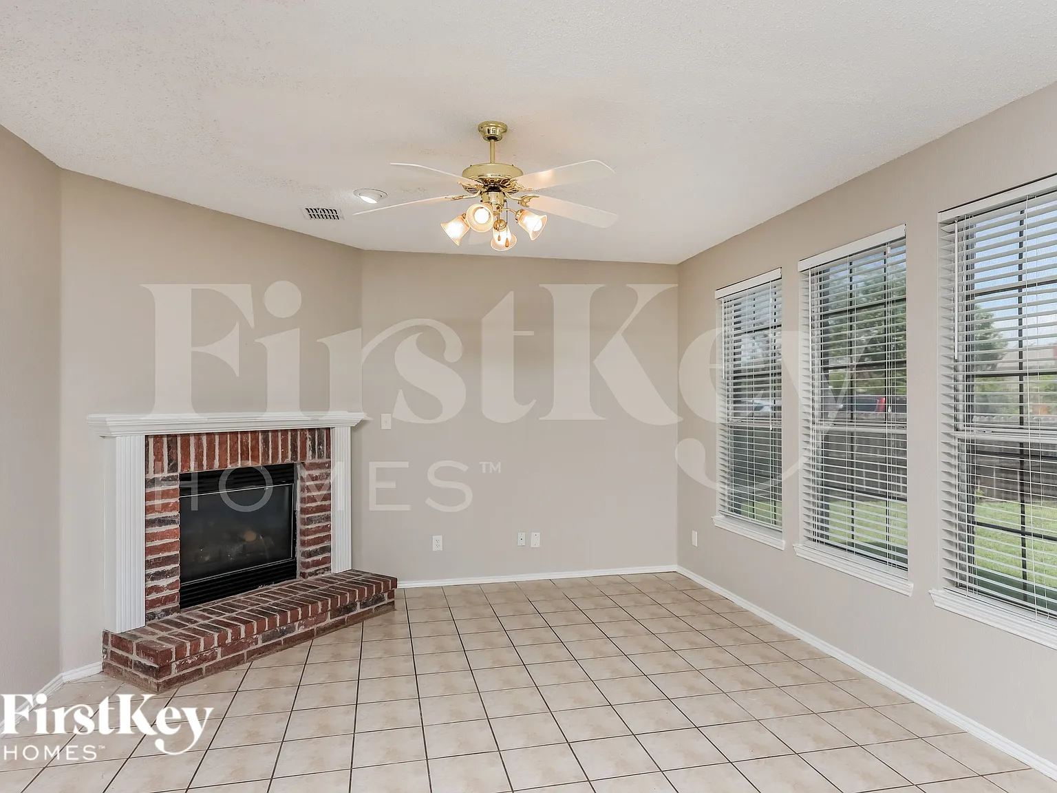 4 bed, 2.0 bath, 2260 sqft, $2,815 — Photo 3