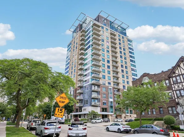 1522 N Prospect AVENUE #303, Milwaukee, WI 53202