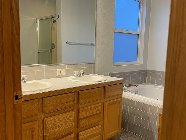 124 Rock Bridge Dr — Photo 31