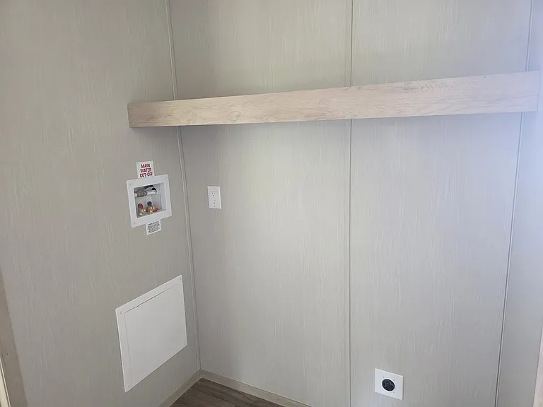 611 Wright Ln — Photo 10