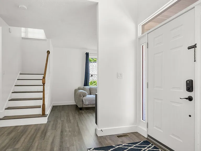 717 Lantern Pl — Photo 8