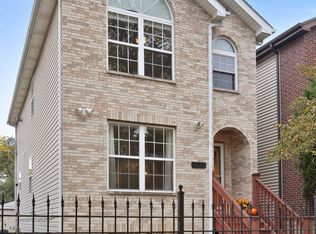 3136 W Bloomingdale Ave, Chicago, IL 60647