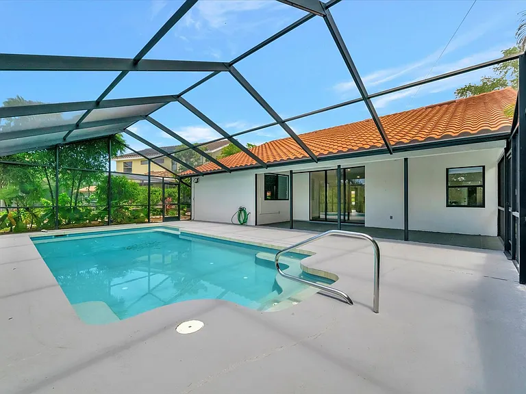 6044 Marella Dr — Photo 37