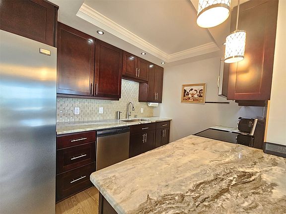 4th image of 3078 Cambridge D #3078