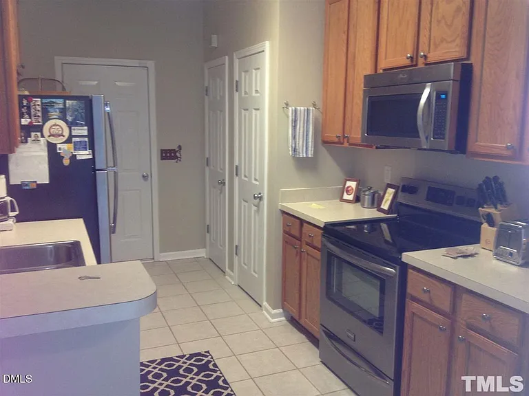 1414 Crimson Creek Dr — Photo 5