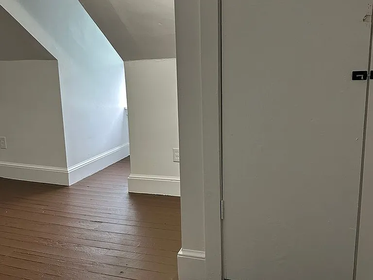 412 Locust St — Photo 16