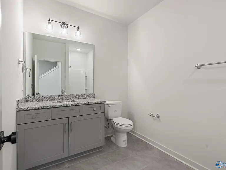 2512 Freeman Rd — Photo 5