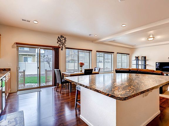 5th image of 4576 Walden Ct