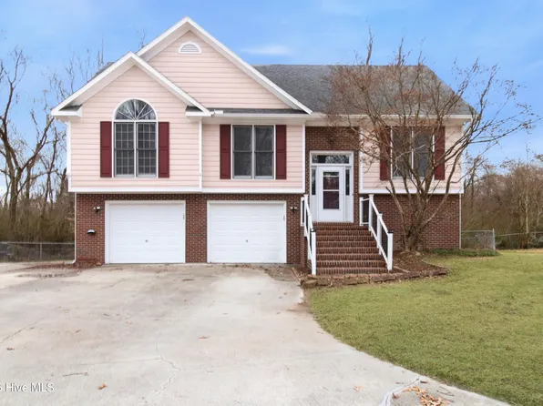 144 Raintree Cir, Jacksonville, NC 28540