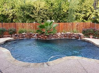 749 Trails End Cir, Hurst, TX 76054