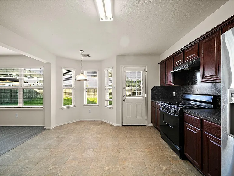 1431 Orchid Dr — Photo 9