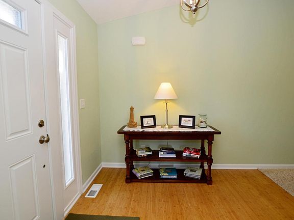 3rd image of 17022 Birchview Dr