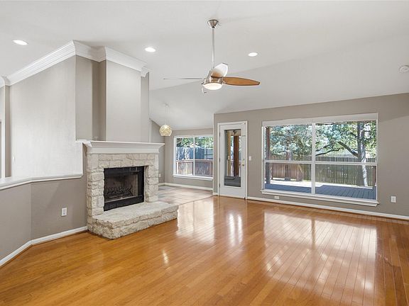 5th image of 6032 Roxbury Ln